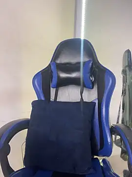 Snapshot of Maddie_7 chatting on 04-12-26, 03:00 Maddie 7 online show from 04-12-26, 03:00