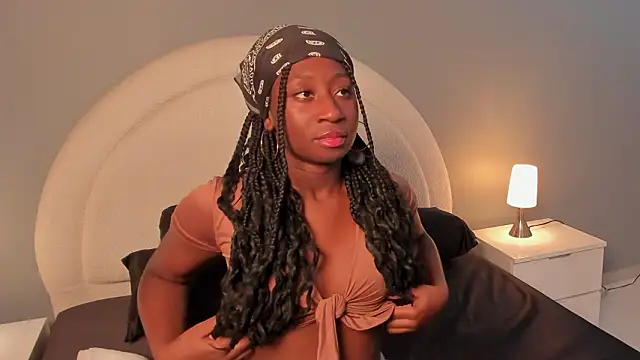 Snapshot of zoepinkett chatting on 03-21-26, 03:22 zoepinkett online show from 03-21-26, 03:22