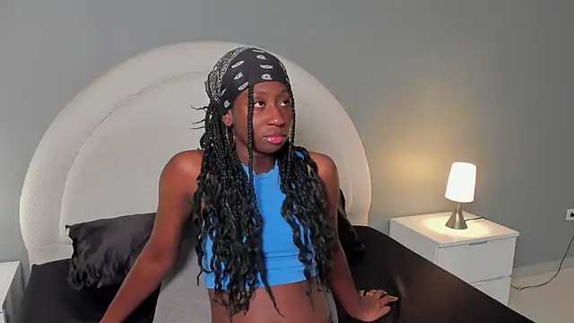 Snapshot of zoepinkett chatting on 03-30-26, 01:17 zoepinkett online show from 03-30-26, 01:17