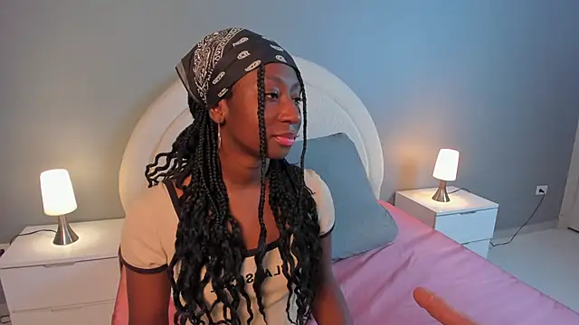 Snapshot of zoepinkett chatting on 04-02-26, 03:37 zoepinkett online show from 04-02-26, 03:37