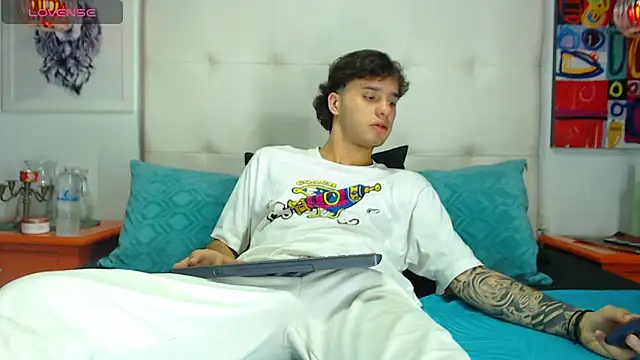 Snapshot of EXCLUSIVE8 chatting on 03-19-26, 04:38 EXCLUSIVE8 online show from 03-19-26, 04:38