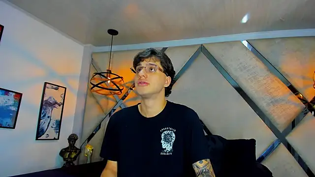 Snapshot of EXCLUSIVE8 chatting on 04-02-26, 04:32 EXCLUSIVE8 online show from 04-02-26, 04:32