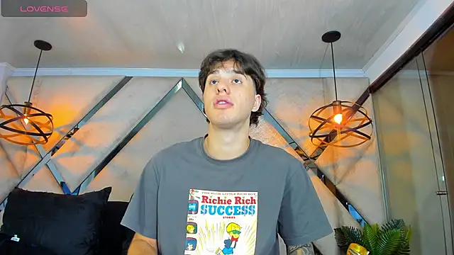 Snapshot of EXCLUSIVE8 chatting on 04-16-26, 04:02 EXCLUSIVE8 online show from 04-16-26, 04:02