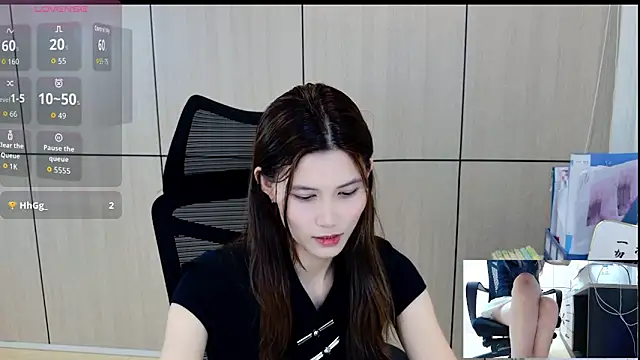 Snapshot of zhen-68 chatting on 05-25-26, 01:44 zhen-68 online show from 05-25-26, 01:44