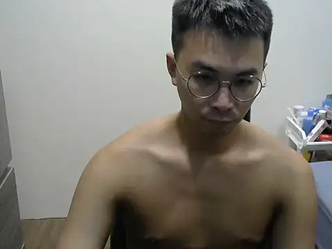 Snapshot of silverwolfwoof chatting on 05-24-26, 04:34 silverwolfwoof online show from 05-24-26, 04:34