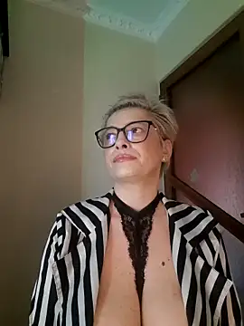 Snapshot of LunaBlaise chatting on 03-16-26, 02:10 LunaBlaise online show from 03-16-26, 02:10