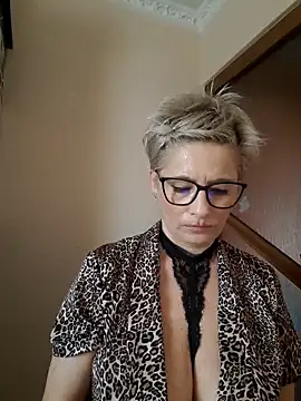 Snapshot of LunaBlaise chatting on 03-17-26, 12:19 LunaBlaise online show from 03-17-26, 12:19