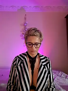 Snapshot of LunaBlaise chatting on 03-26-26, 07:58 LunaBlaise online show from 03-26-26, 07:58