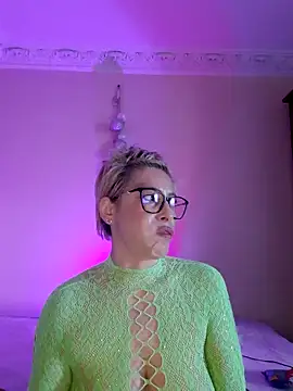 Snapshot of LunaBlaise chatting on 04-09-26, 09:47 LunaBlaise online show from 04-09-26, 09:47