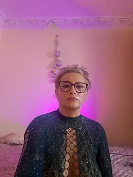 LunaBlaise online show from 05-05-26, 07:38