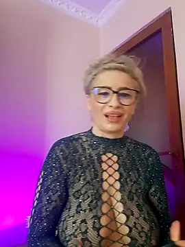 LunaBlaise online show from 05-16-26, 10:36
