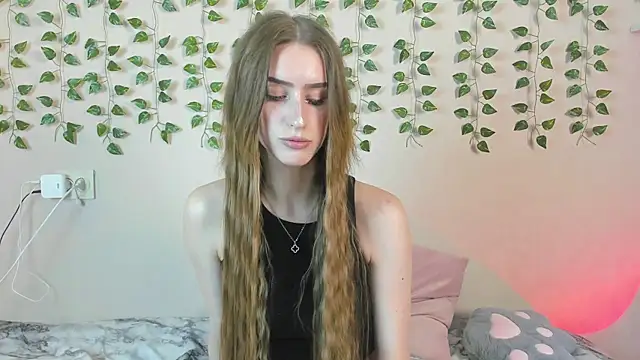 EllieRough online show from 06-15-26, 03:31