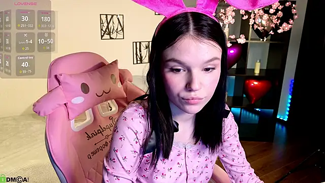 Snapshot of JanetCensley chatting on 04-03-26, 09:07 JanetCensley online show from 04-03-26, 09:07