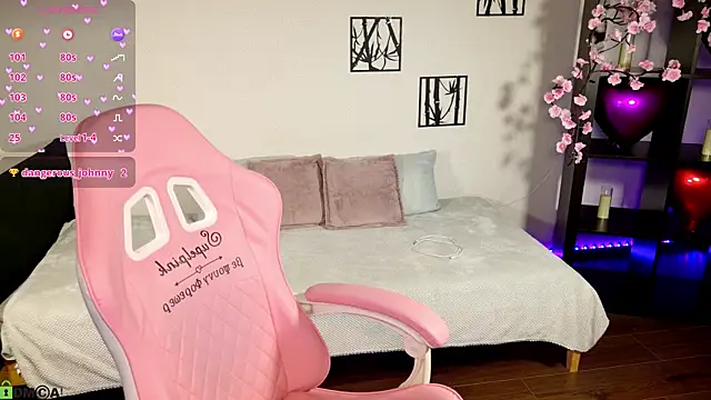 Snapshot of JanetCensley chatting on 04-13-26, 10:10 JanetCensley online show from 04-13-26, 10:10