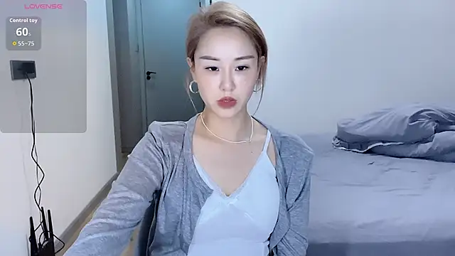 xiaolu-686 online show from 04-15-26, 02:35