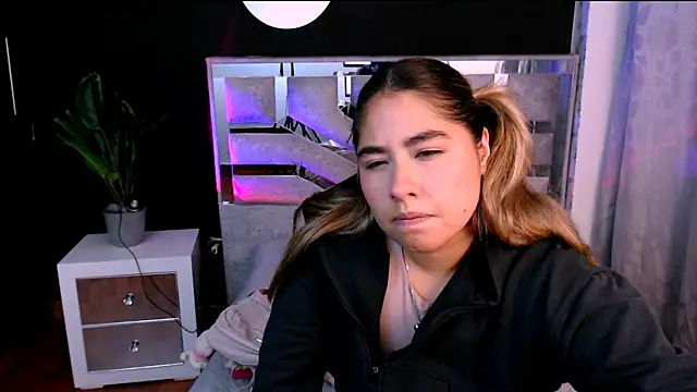 Sofiazaf  online show from 03-10-26, 12:32