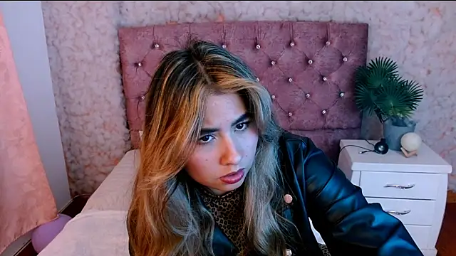 Sofiazaf  online show from 03-19-26, 07:07