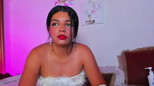 Snapshot of Arianna_Moore chatting on 06-18-26, 10:25 Arianna Moore online show from 06-18-26, 10:25