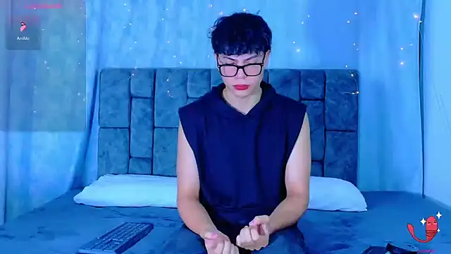 Snapshot of Dantekent chatting on 03-25-26, 02:01 Dantekent online show from 03-25-26, 02:01