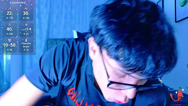 Snapshot of Dantekent chatting on 03-30-26, 12:39 Dantekent online show from 03-30-26, 12:39