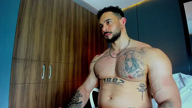 Snapshot of massimo_visconti chatting on 03-14-26, 02:39 massimo visconti online show from 03-14-26, 02:39