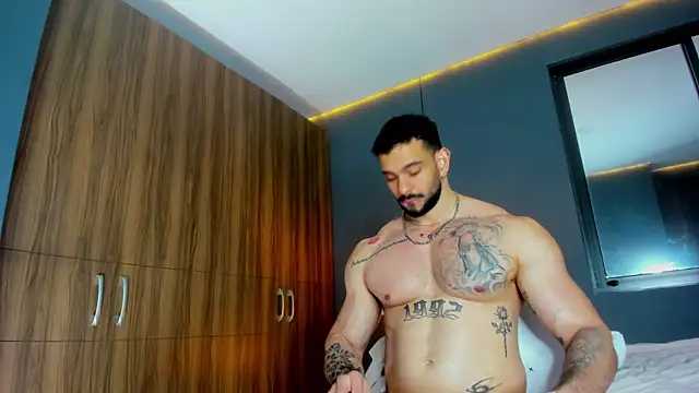 Snapshot of massimo_visconti chatting on 03-16-26, 03:01 massimo visconti online show from 03-16-26, 03:01