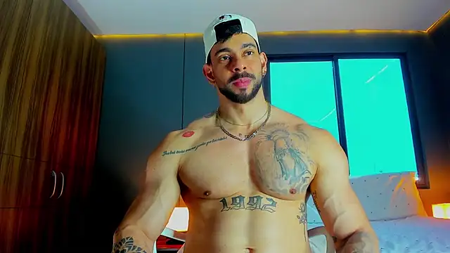 Snapshot of massimo_visconti chatting on 03-27-26, 02:39 massimo visconti online show from 03-27-26, 02:39