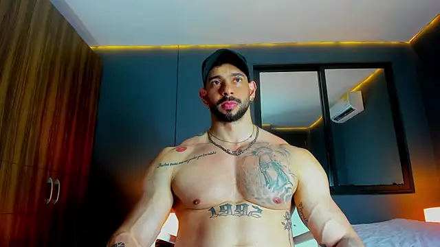 Snapshot of massimo_visconti chatting on 03-28-26, 02:44 massimo visconti online show from 03-28-26, 02:44