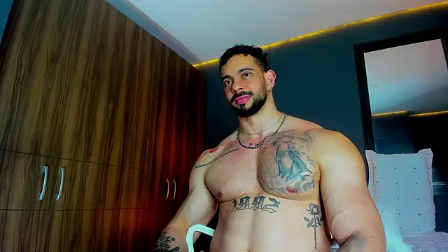 Snapshot of massimo_visconti chatting on 03-30-26, 01:50 massimo visconti online show from 03-30-26, 01:50