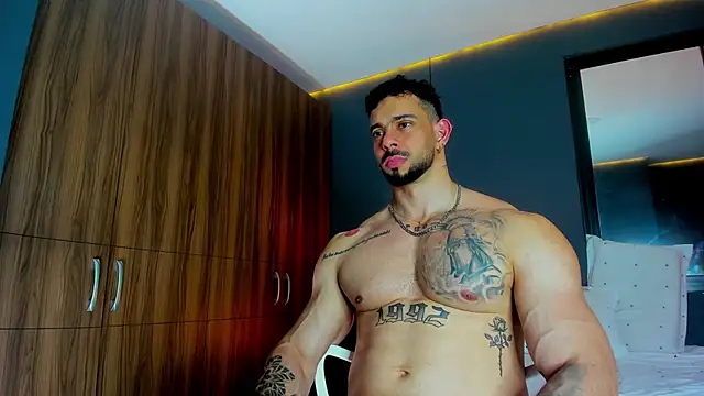 Snapshot of massimo_visconti chatting on 04-02-26, 03:37 massimo visconti online show from 04-02-26, 03:37