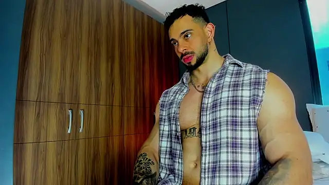 Snapshot of massimo_visconti chatting on 04-02-26, 03:42 massimo visconti online show from 04-02-26, 03:42