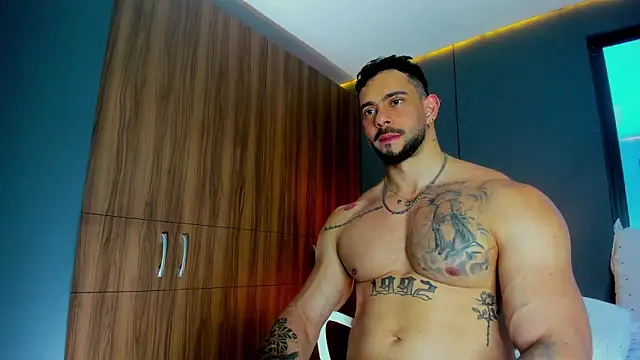 Snapshot of massimo_visconti chatting on 04-12-26, 05:40 massimo visconti online show from 04-12-26, 05:40