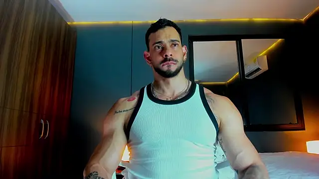 Snapshot of massimo_visconti chatting on 04-15-26, 01:23 massimo visconti online show from 04-15-26, 01:23