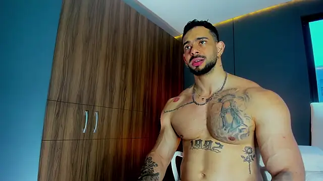 Snapshot of massimo_visconti chatting on 04-15-26, 03:30 massimo visconti online show from 04-15-26, 03:30