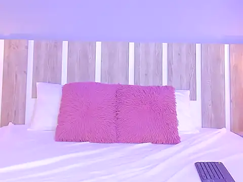 EmilySearss online show from 03-08-26, 07:50