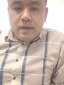 Snapshot of wanggang880903 chatting on 04-10-26, 04:23 wanggang880903 online show from 04-10-26, 04:23