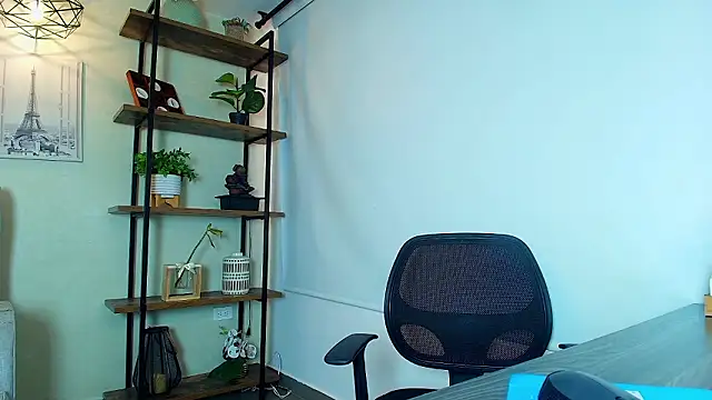 Victoria-Collins  online show from 03-02-26, 12:23