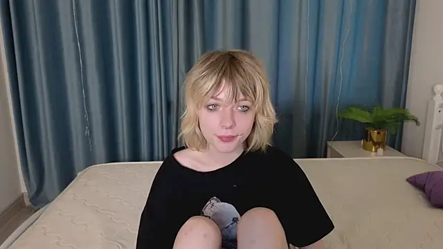 MollySally online show from 05-10-26, 04:06