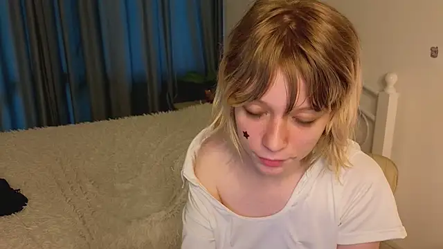 MollySally online show from 06-06-26, 07:13