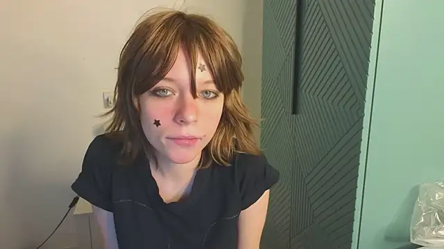 MollySally online show from 06-24-26, 04:22