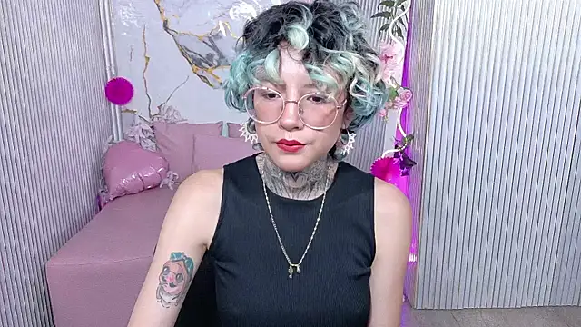 Lyra tay online show from 07-12-26, 01:35