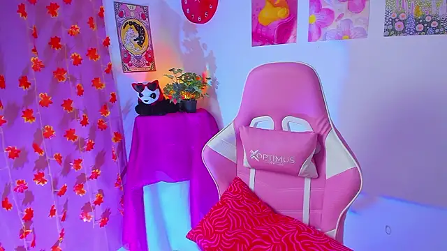 Madeline 21 online show from 03-21-26, 05:12