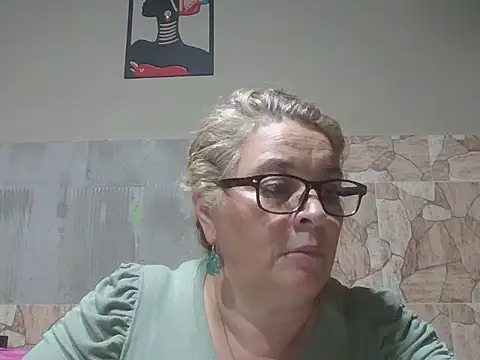 Snapshot of momismilf544 chatting on 03-28-26, 02:44 momismilf544 online show from 03-28-26, 02:44