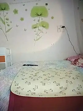 Snapshot of Meow_cute chatting on 05-27-26, 03:42 Meow cute online show from 05-27-26, 03:42