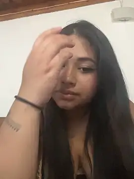 Snapshot of danniiq chatting on 02-28-26, 08:21 danniiq online show from 02-28-26, 08:21