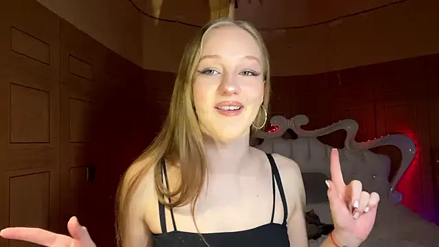 Snapshot of Anika_Socutehe chatting on 03-18-26, 09:40 Anika Socutehe online show from 03-18-26, 09:40