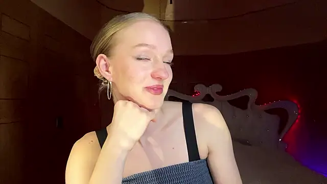 Snapshot of Anika_Socutehe chatting on 03-24-26, 10:15 Anika Socutehe online show from 03-24-26, 10:15