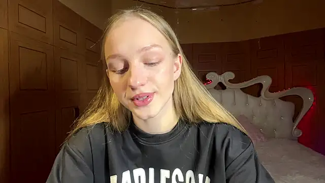 Snapshot of Anika_Socutehe chatting on 03-25-26, 04:46 Anika Socutehe online show from 03-25-26, 04:46