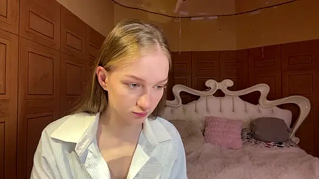 Snapshot of Anika_Socutehe chatting on 03-29-26, 08:47 Anika Socutehe online show from 03-29-26, 08:47