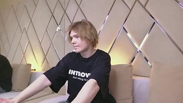 Snapshot of OrsoneRockingham chatting on 02-28-26, 10:27 OrsoneRockingham online show from 02-28-26, 10:27